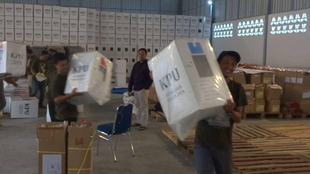 KPU Tulungagung Mulai Lakukan Packing Logistik Pilkada