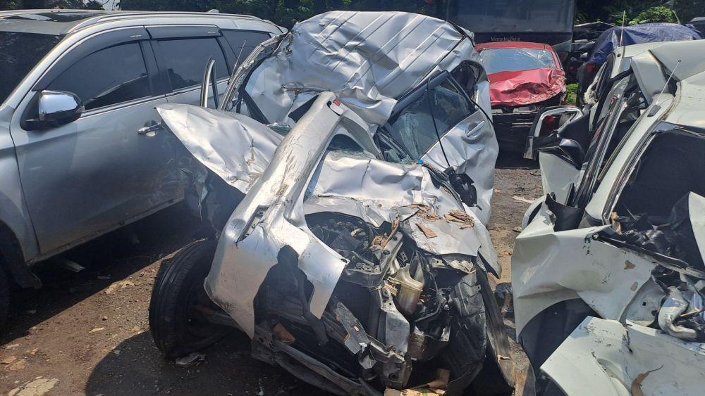 [FOTO] Deretan Mobil Korban Kecelakaan Tragis KM92 Tol Cipularang