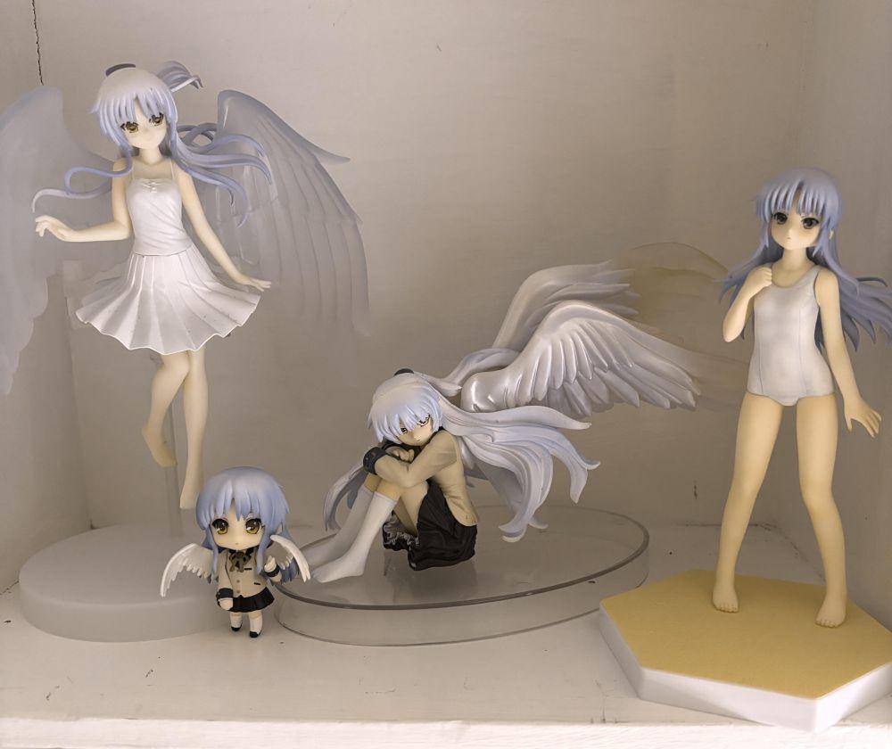 potret koleksi Angel Beats! (reddit.com/user/comacowboy)