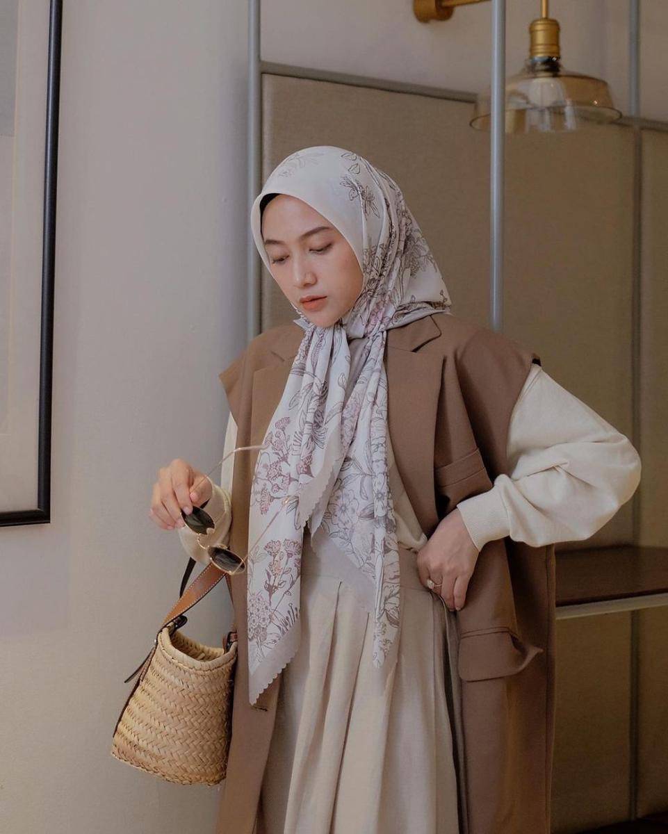 outfit hijab modis ala Nisa Cookie (instagram.com/nisacookie)