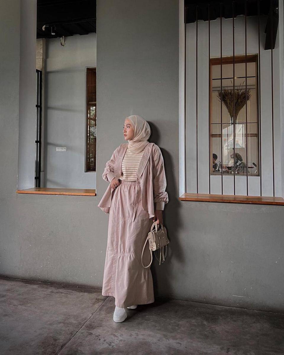 outfit hijab modis ala Nisa Cookie (instagram.com/nisacookie)