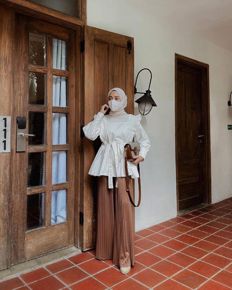 outfit hijab modis ala Nisa Cookie (instagram.com/nisacookie)