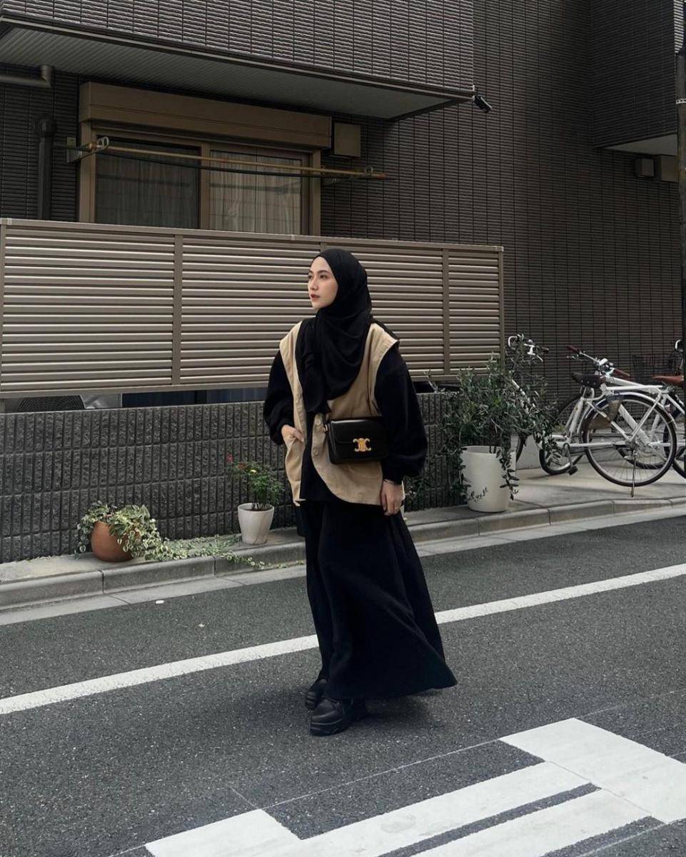 outfit hijab modis ala Nisa Cookie (instagram.com/nisacookie)