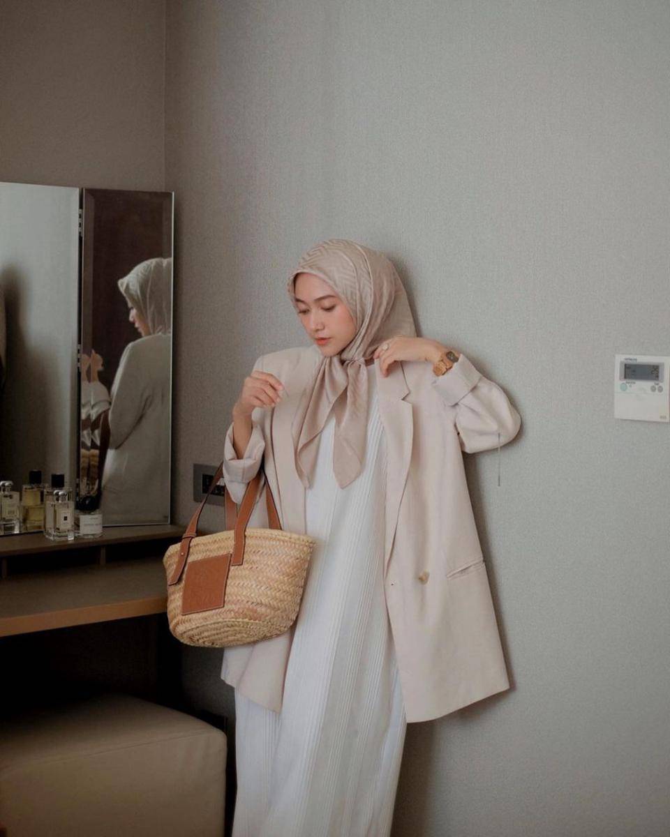 outfit hijab modis ala Nisa Cookie (instagram.com/nisacookie)