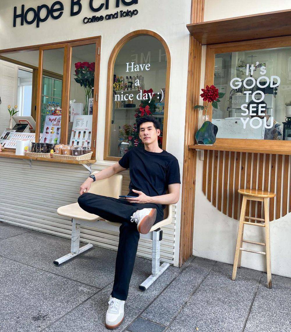 outfit hangout ala Big Thanakorn (Instagram.com/big.thanakorn)
