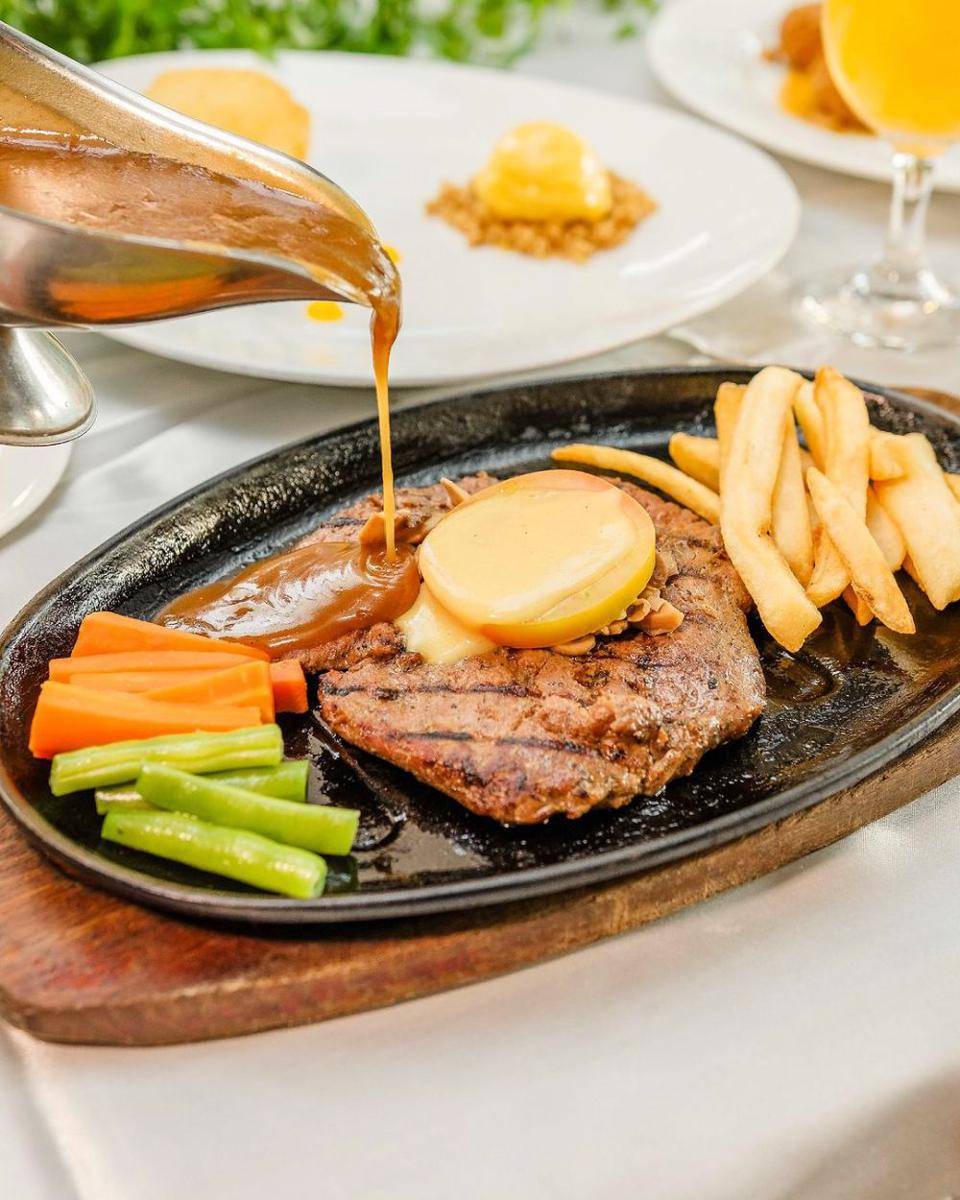 Boncafe Steak & Ice Cream (instagram.com/boncafesteak)