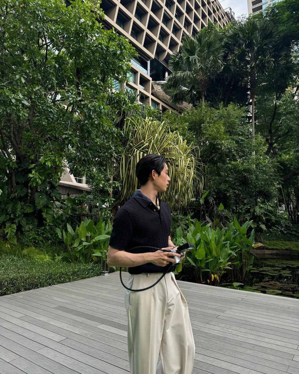 outfit knitted ala Est Supha (instagram.com/est_rvp)