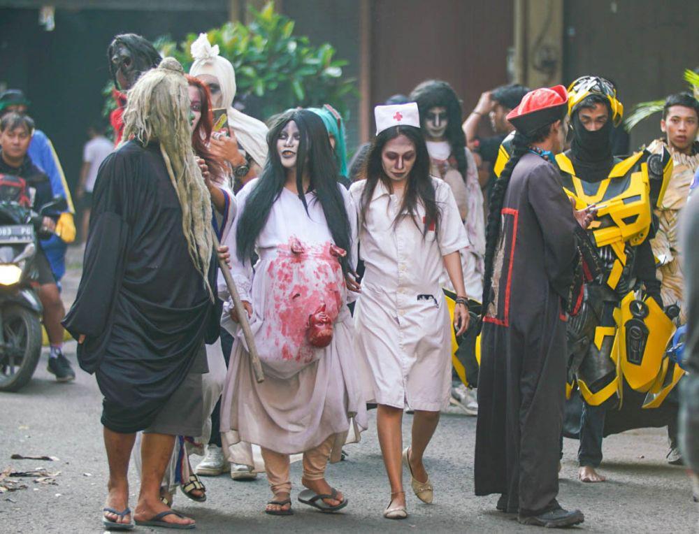 Viral di Jalan Asia Afrika, Cosplayer
Bandung Hadir di Film Conjurig
