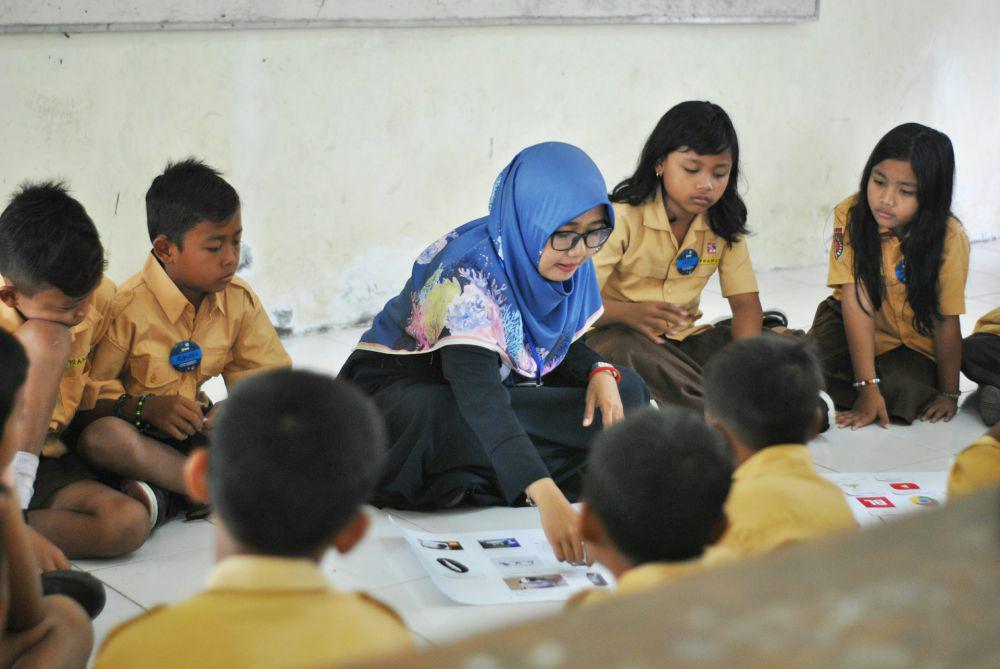 100 Caption Hari Guru Nasional 2024, Berkesan dan Bikin Haru!