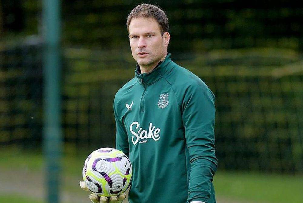 Asmir Begovic (instagram.com/asmir1)