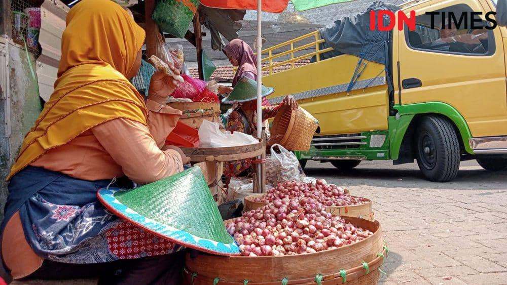 Kondisi pasar sayur di Kabupaten Magetan yang sepi dari aktivitas jual beli. IDN Times/ Riyanto.