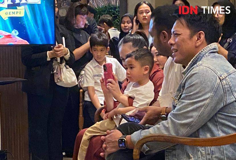 potret artis di press conference perilisan lagu “Ajaib” di Hutan Kota by Plataran, Jakarta, Rabu (13/11/2024) (dok. IDN Times/Rani Asnurida)