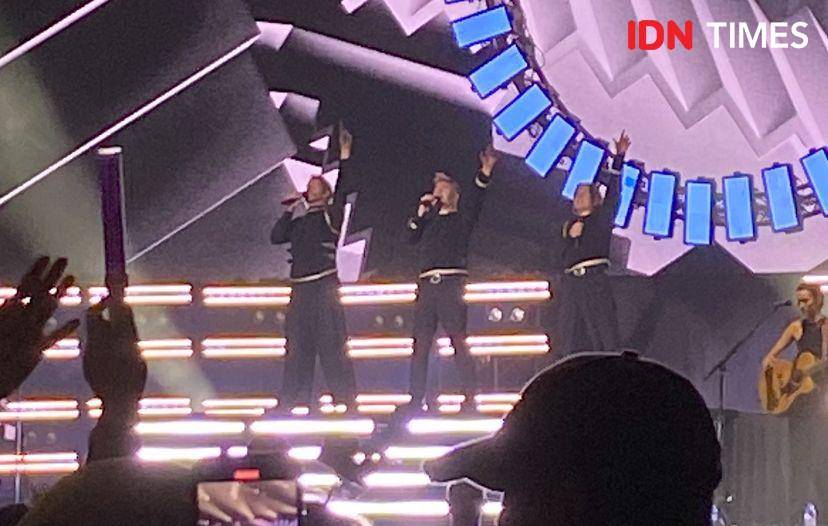 potret konser Take That "This Life" di Tennis Indoor Senayan, Jakarta, Rabu 13/11/2024) (dok. IDN Times/Rani Asnurida)