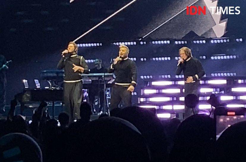potret konser Take That "This Life" di Tennis Indoor Senayan, Jakarta, Rabu 13/11/2024) (dok. IDN Times/Rani Asnurida)