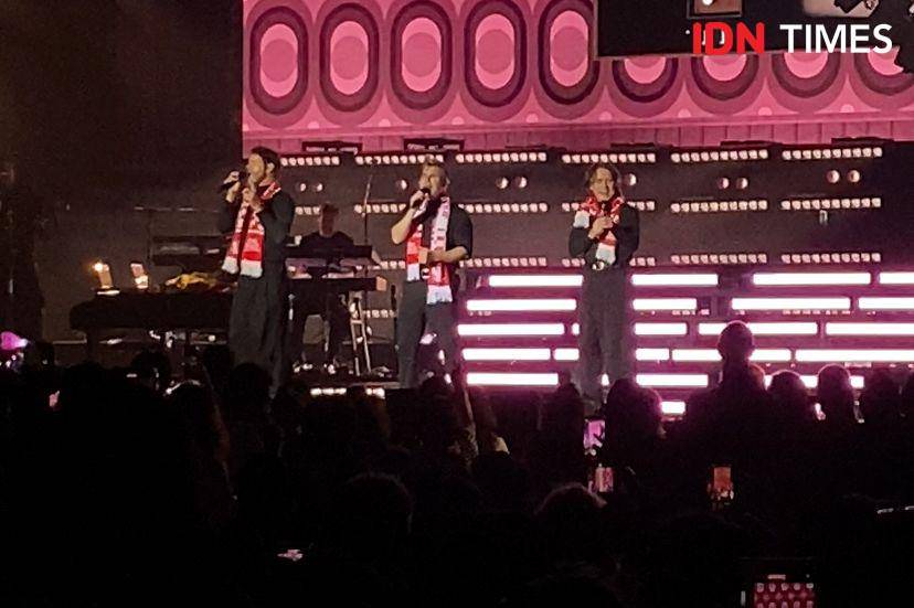 konser Take That "This Life" di Tennis Indoor Senayan, Jakarta, Rabu (13/11/2024) (dok. IDN Times/Rani Asnurida)