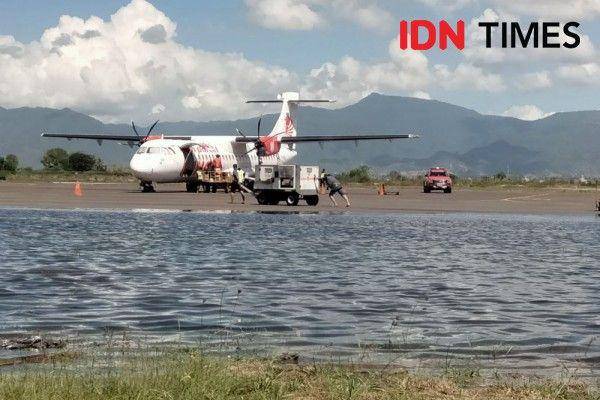 Foto landasan pacu Bandara SMS Bima saat diterjang rob beberapa waktu lalu (IDN Times/Juliadin)