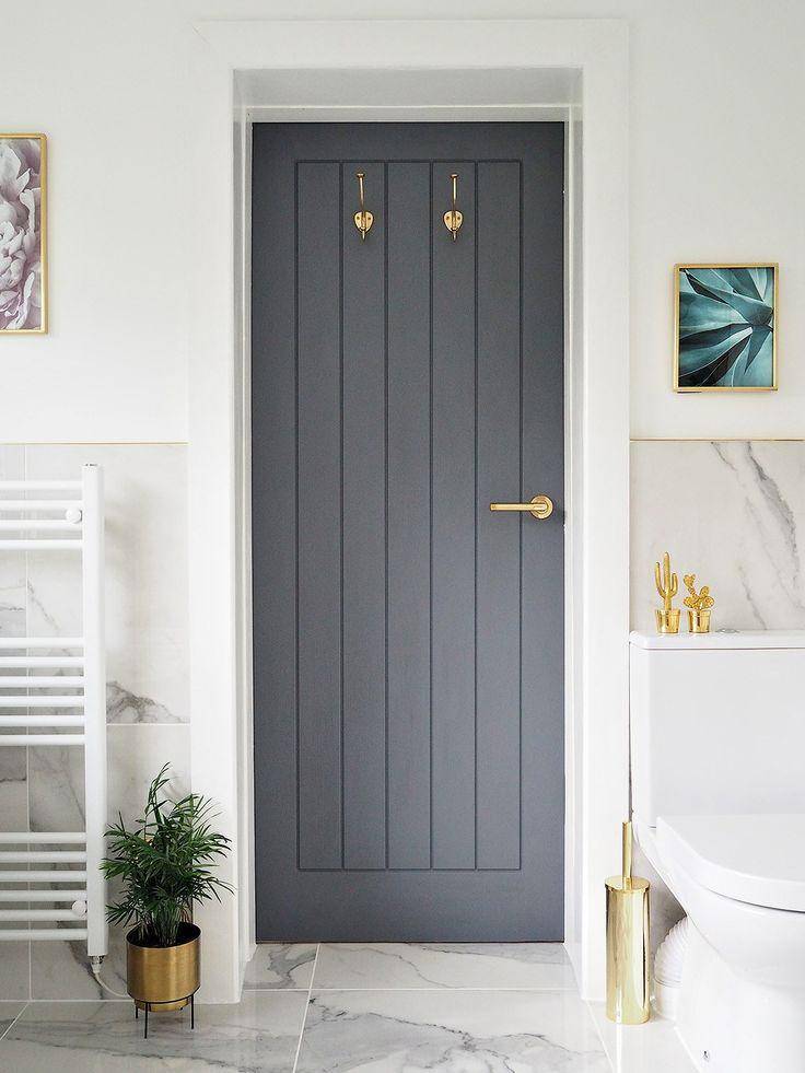 ide dekorasi pintu kamar mandi (lustliving.co.uk)