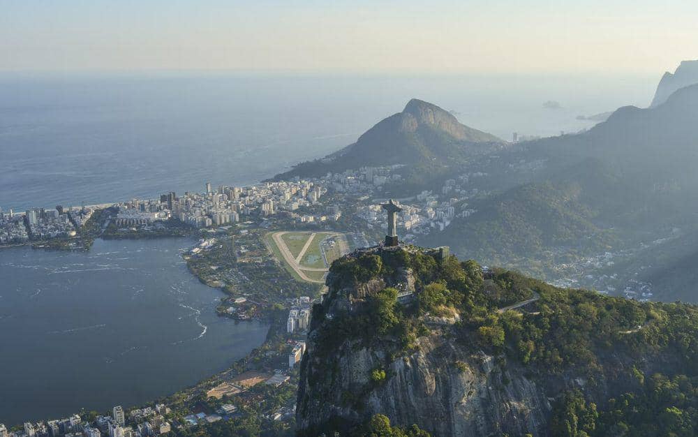 Potret patung Christ the Redeemer, Brasil