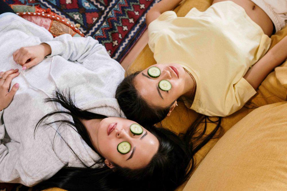 3 Tips Perawatan Wajah Pakai Timun Beku, Kulit Jadi Lebih Segar!