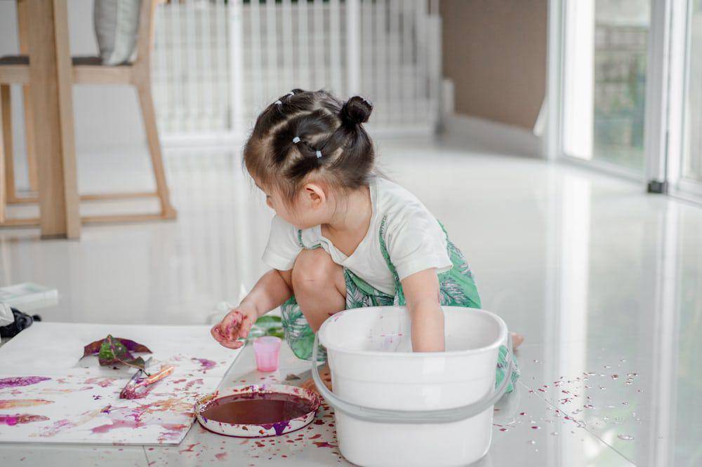Ilustrasi anak-anak melukis.(unsplash.com/Tanaphong Toochida)