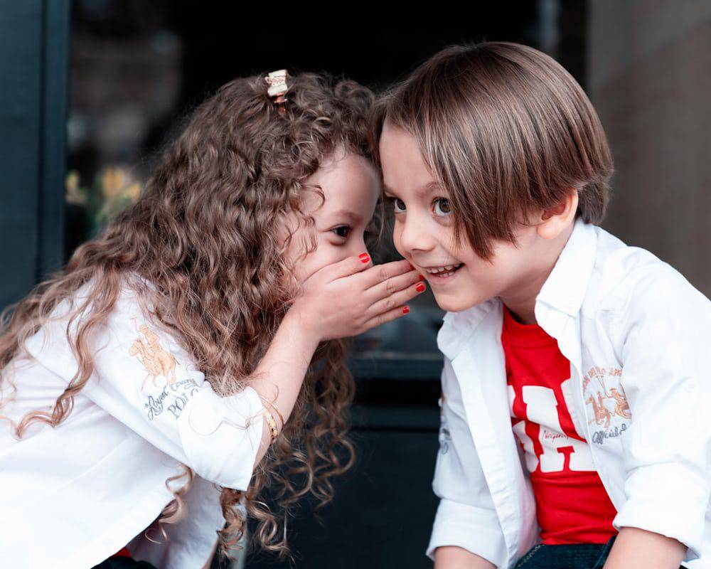 Ilustrasi anak-anak bercerita.(unsplash.com/saeed karimi)