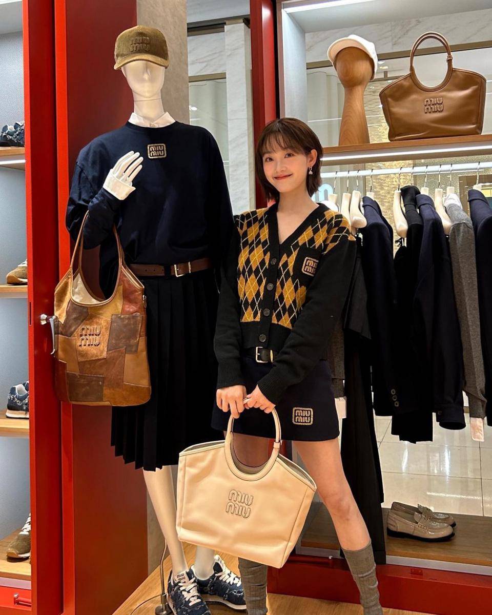 Lee Yoo Mi (instagram.com/leeyoum262)