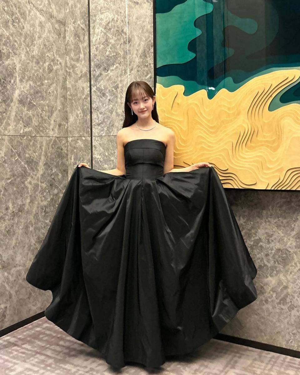 Lee Yoo Mi (instagram.com/leeyoum262)