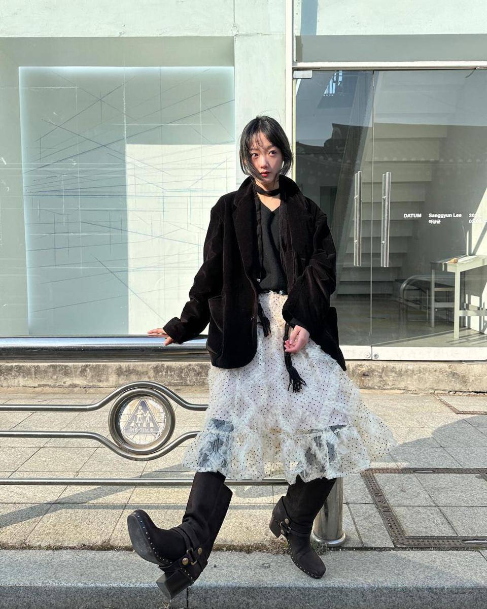 Lee Yoo Mi (instagram.com/leeyoum262)