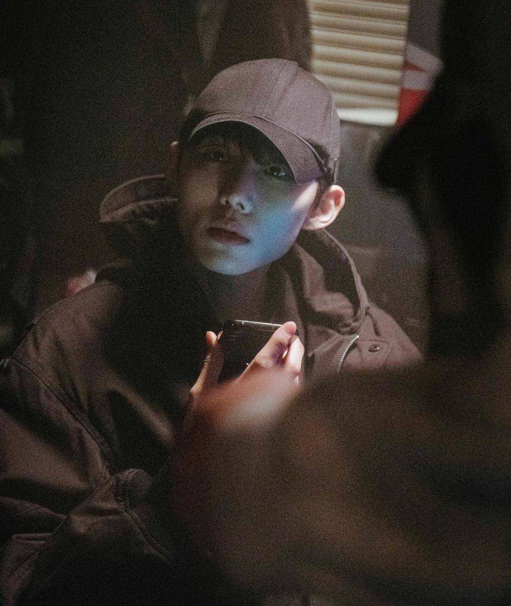 Seo Bum June di Nothing Uncovered (instagram.com/seo_bumjune)