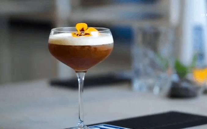 ilustrasi ginger coffee mocktail (youtube.com/Toffin Indonesia Official)