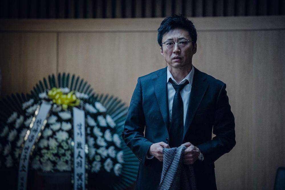 cuplikan Park Shin Yang di film Devils Stay (instagram.com/showbox.movie)