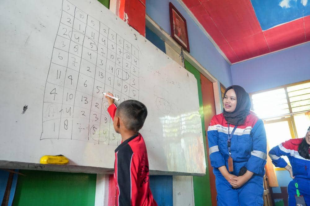 PT Kilang Pertamina Balikpapan (KPB) menutup rangkaian program "KPB Mengajar 2024" di SD Negeri 011 Penajam, Kelurahan Lawe-Lawe, Kabupaten Penajam Paser Utara (PPU), Rabu (30/10/2024). Foto Pertamina