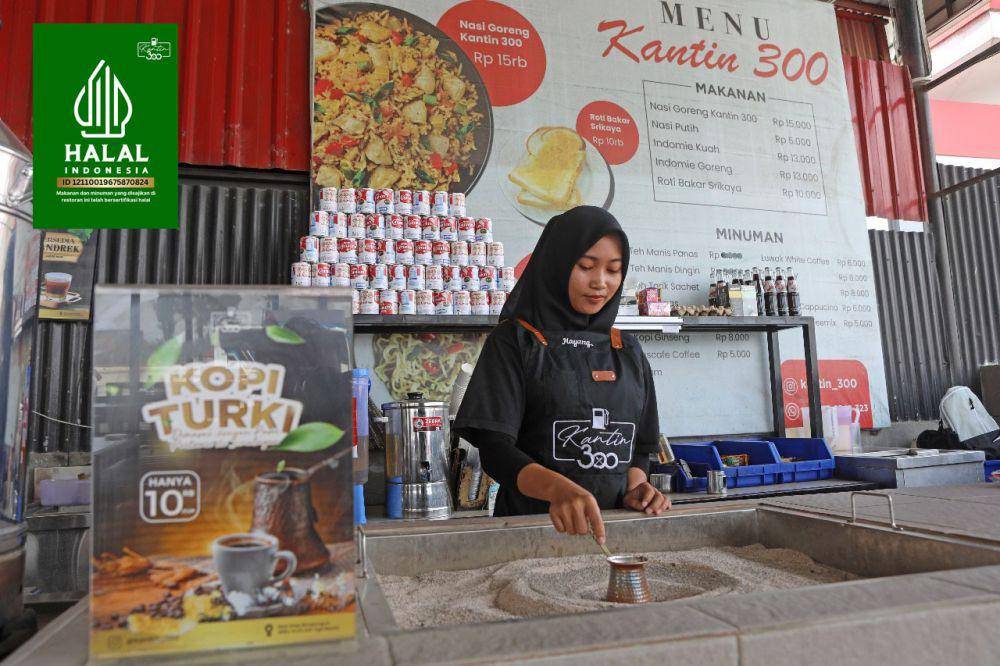 Kantin 300 di Rest Area SPBU Tiga Balata, Jalan Lintas Siantar-Parapat KM 14, Simalungun (Dok. IDN Times)