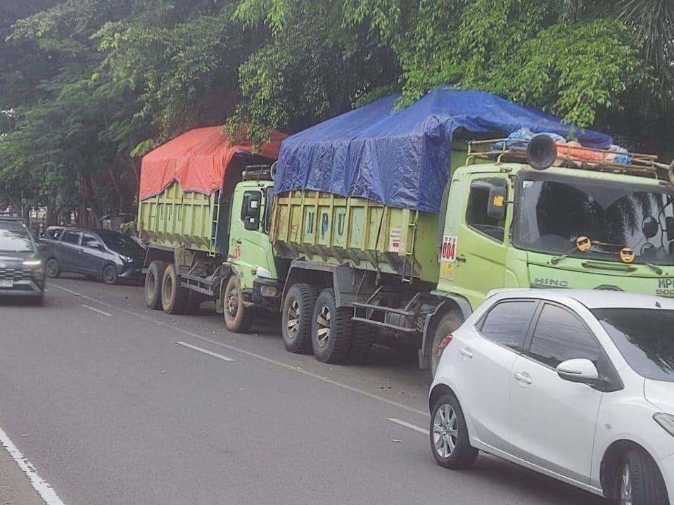 Sopir Truk Tanah di Tangerang Wajib Bawa Surat Bebas Narkoba