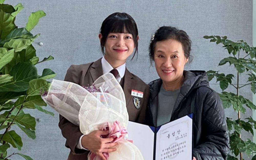 Kim Se Jeong dan Jeon Guk Hyang di Brewing Love (instagram.com/clean_0828)