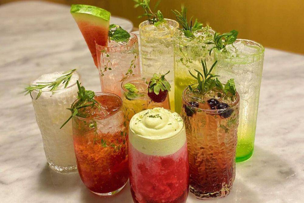 Potret menu Hold and Cold Drink (instagram.com/karnivor_id)