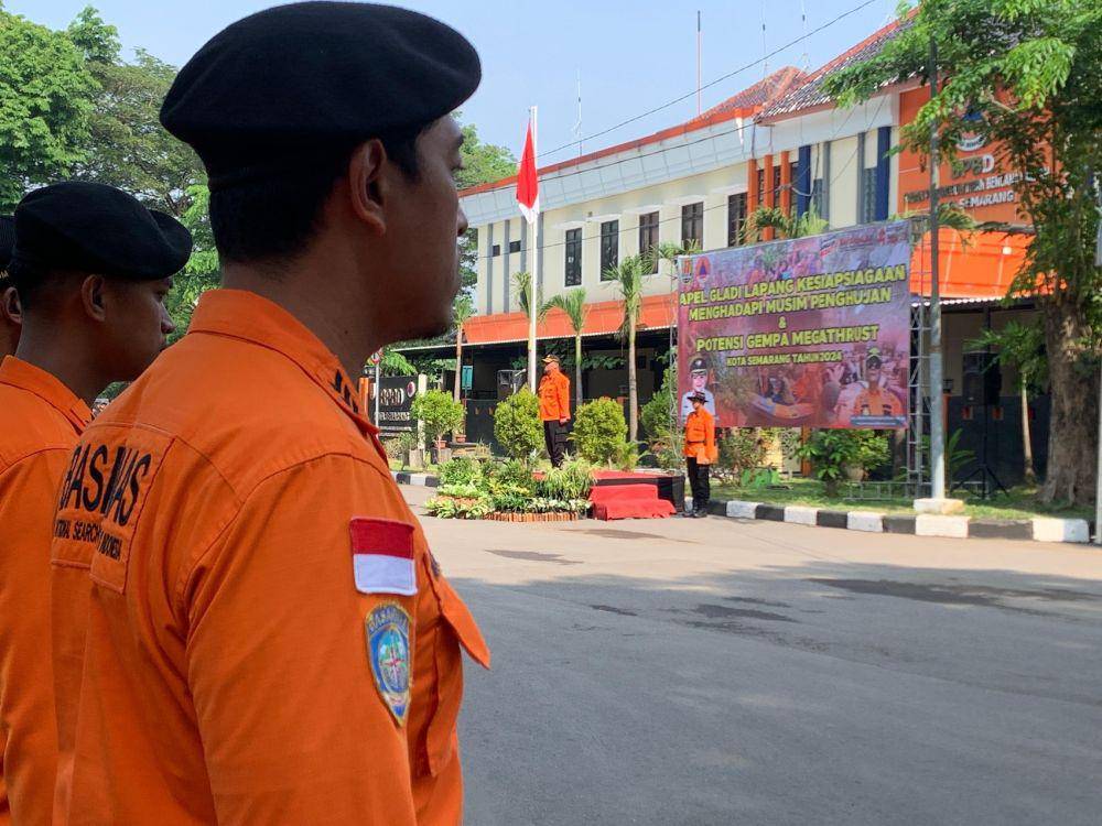 Apel Gladi Lapangan Menghadapi Musim Penghujan dan Potensi Gempa Megathrust 2024 di Kantor BPBD Kota Semarang, Kamis (14/11/2024). (dok. BPBD Semarang)