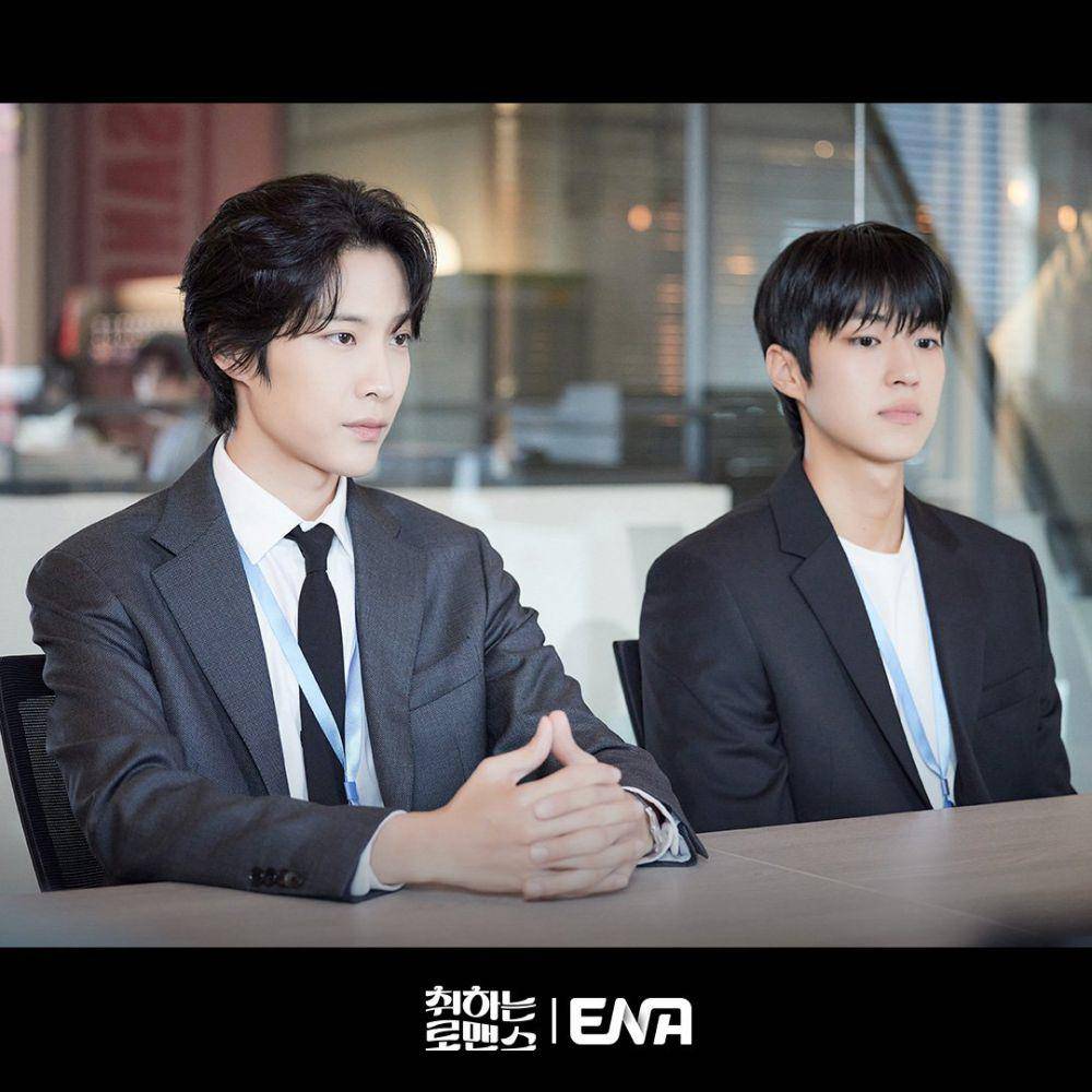 Lee Jong Won dan Baek Sung Chul di Brewing Love (dok. ENA/Brewing Love)