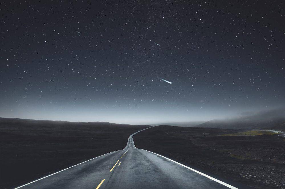 ilustrasi hujan meteor Leonid (pixabay.com/ELG21)