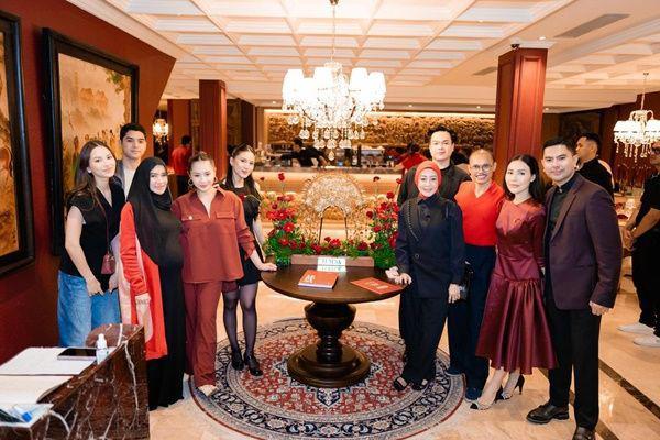 7 Potret Pembukaan Restoran Baru Raffi dan Nagita, Ramai Rekan Artis