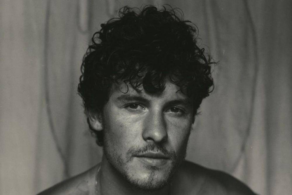 potret Shawn Medes untuk album Shawn (instagram.com/shawnmendes)