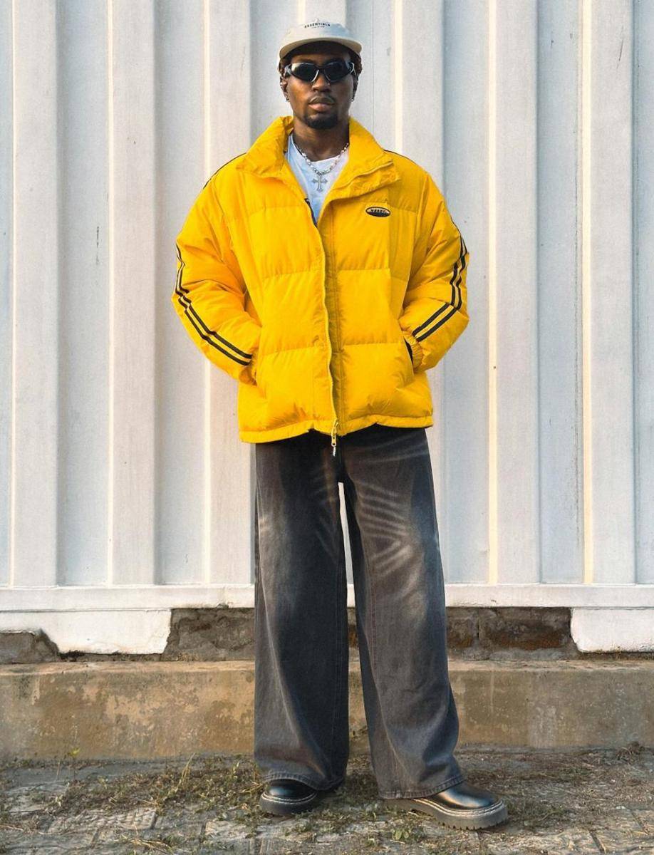 mix and match puffer jacket (pexels.com/Adeoye Daniel)