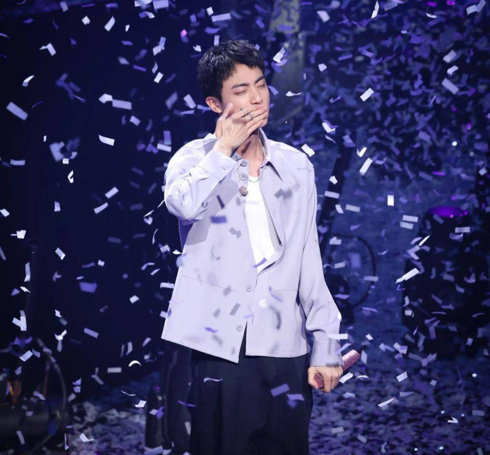 Jin BTS (instagram.com/jin)
