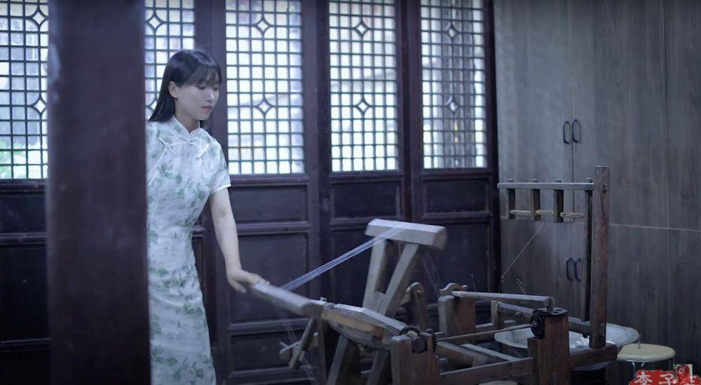 Li Ziqi (youtube.com/cnliziqi)