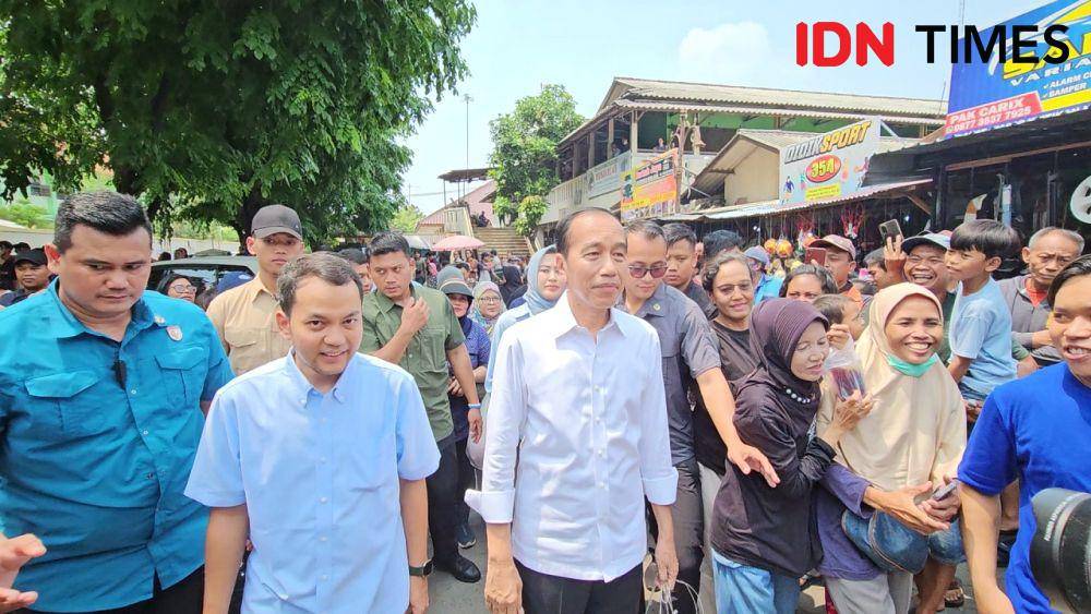 Presiden ke-7 Joko "Jokowi" Widodo nostalgia ke Pasar Notoharjo, Solo. (IDN Times/Larasati Rey)