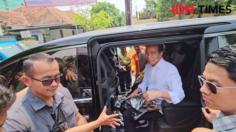 Presiden ke-7 Joko "Jokowi" Widodo nostalgia ke Pasar Notoharjo, Solo. (IDN Times/Larasati Rey)