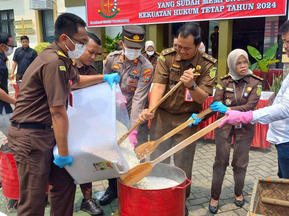 Setengah Juta Butir Pil Double L Dimusnahkan Kejari Tulungagung