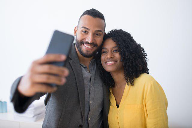 5 Cara Menjaga Privasi Hubungan di Era Digital, Jangan Oversharing