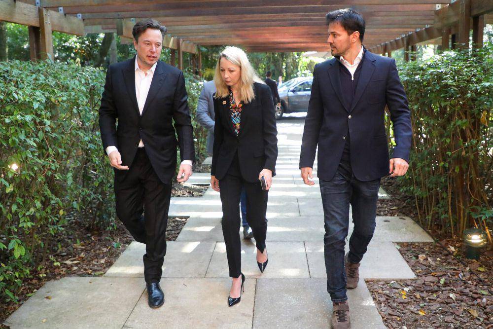 Menteri Komunikasi, Fábio Faria saat acara Konektivitas dan Perlindungan Amazon bersama Elon Musk (commons.wikimedia.org/MINISTÉRIO DAS COMUNICAÇÕES/Cleverson Oliveira/Mcom)