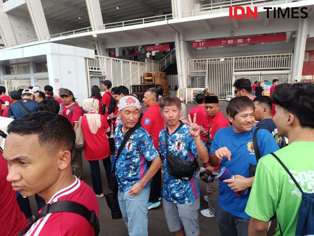 Timnas vs Jepang: Antrean Suporter di SUGBK Mengular Sejak Sore